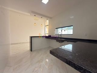 CASA SOLTA NASCENTE NO ARAÇAGY PERTO DA AVENIDA NORTE.