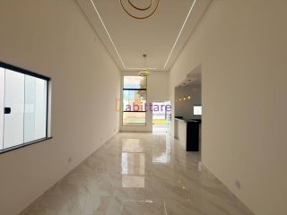 CASA SOLTA NASCENTE NO ARAÇAGY PERTO DA AVENIDA NORTE.