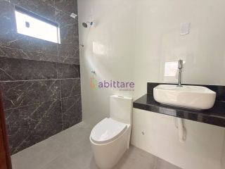 CASA SOLTA NASCENTE NO ARAÇAGY PERTO DA AVENIDA NORTE.