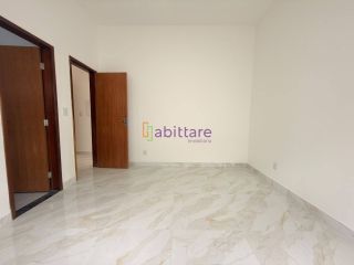 CASA SOLTA NASCENTE NO ARAÇAGY PERTO DA AVENIDA NORTE.