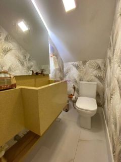 Casa de condomínio no Quintas do Calhau com 170m², 3 quartos (1 suíte) e espaço gourmet com piscina