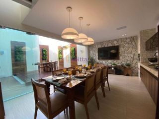 Casa de condomínio no Quintas do Calhau com 170m², 3 quartos (1 suíte) e espaço gourmet com piscina