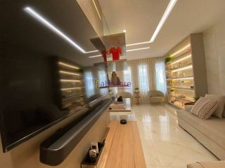 Casa de condomínio no Quintas do Calhau com 170m², 3 quartos (1 suíte) e espaço gourmet com piscina