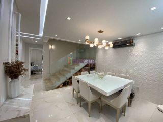 Casa de condomínio no Quintas do Calhau com 170m², 3 quartos (1 suíte) e espaço gourmet com piscina