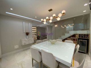 Casa de condomínio no Quintas do Calhau com 170m², 3 quartos (1 suíte) e espaço gourmet com piscina