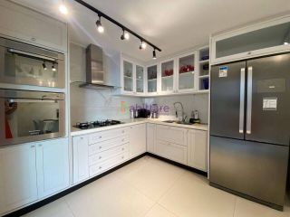 Casa de condomínio no Quintas do Calhau com 170m², 3 quartos (1 suíte) e espaço gourmet com piscina