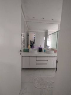 Apartamento de 187m² com 3 suítes no Condomínio Farol da Ilha - Ponta D'areia