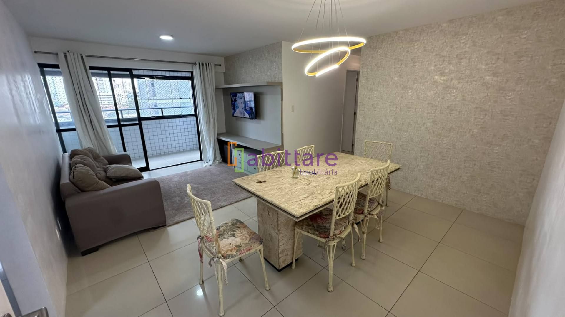 Apartamento MOBILIADO de 95m² com 3 quartos (1 suíte) na Ponta D'areia