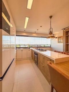 Apartamento de 95m² com fino acabamento, 2 suítes no Edifício Vila Lagoa