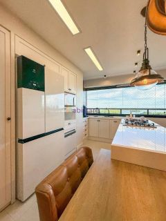 Apartamento de 95m² com fino acabamento, 2 suítes no Edifício Vila Lagoa