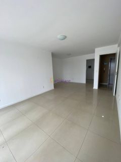 Apartamento no Solar da Península - 136m² nascente, andar médio.