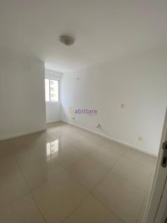 Apartamento no Solar da Península - 136m² nascente, andar médio.
