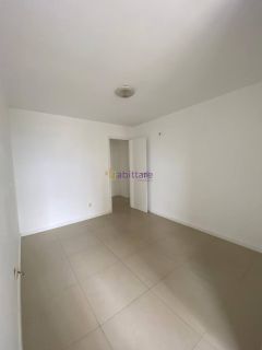 Apartamento no Solar da Península - 136m² nascente, andar médio.