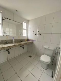 Apartamento no Solar da Península - 136m² nascente, andar médio.