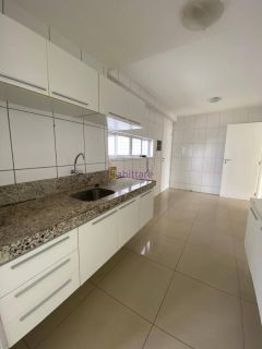 Apartamento no Solar da Península - 136m² nascente, andar médio.