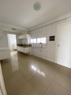 Apartamento no Solar da Península - 136m² nascente, andar médio.