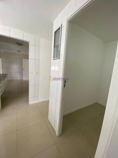 Apartamento no Solar da Península - 136m² nascente, andar médio.