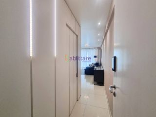 Alugo Unique Mobiliado, fino acabamento, lado mar ventilado.