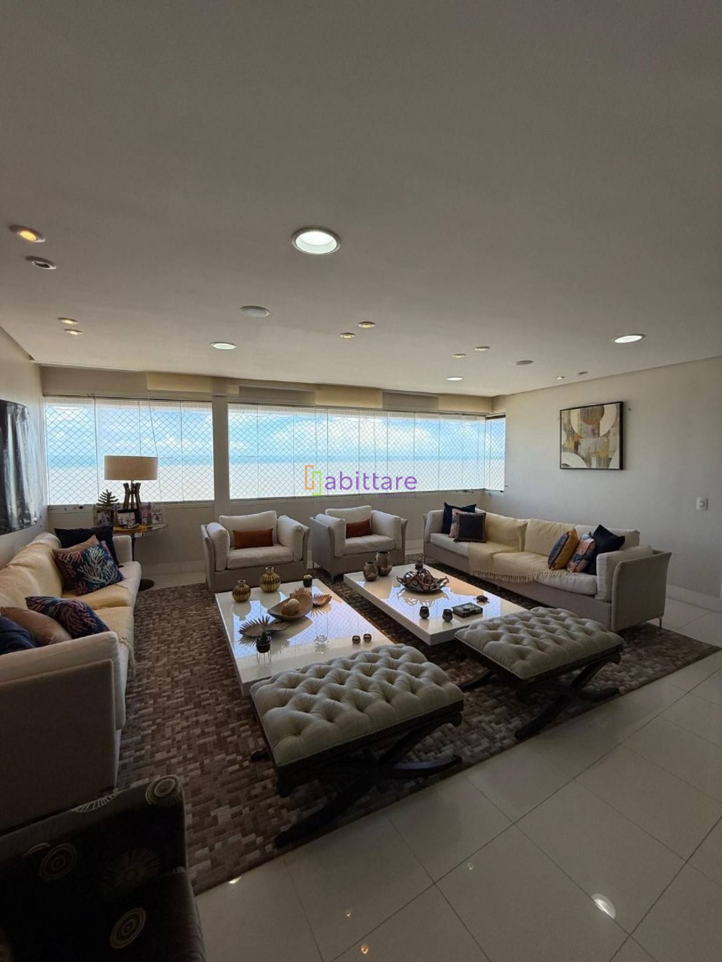 Apartamento no Flor do Vale de 288m² com 03 suítes (01 master) + DCE.