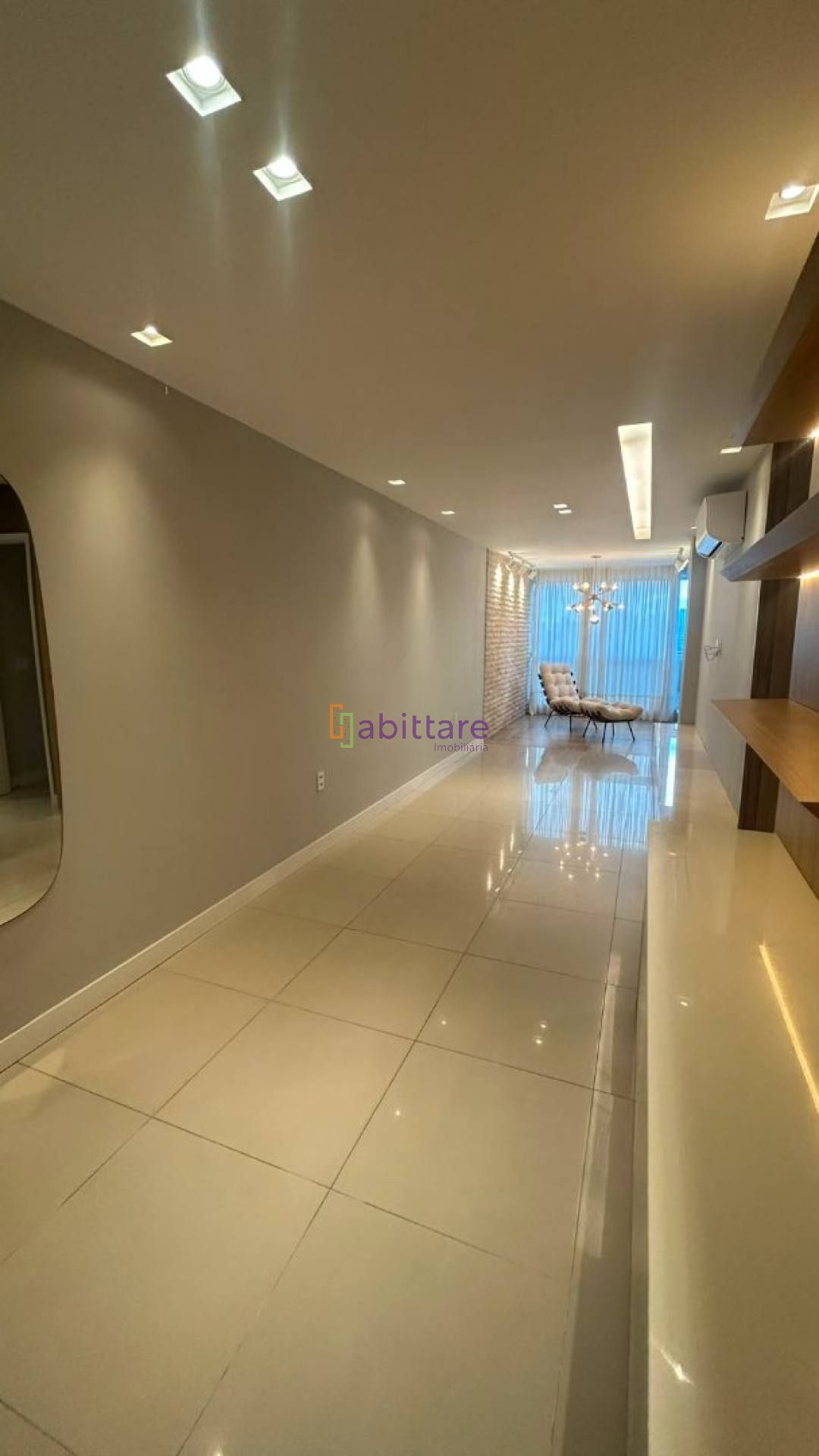 Edifício Turim, no Calhau - Apartamento semi-mobiliado de 77m² com 2 quartos (1 suíte)