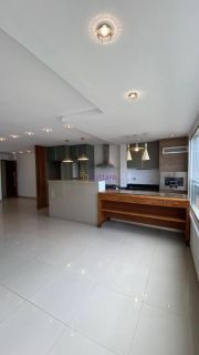Alugo - Apartamento no Dellamare na Ponta do Farol com 3 suítes