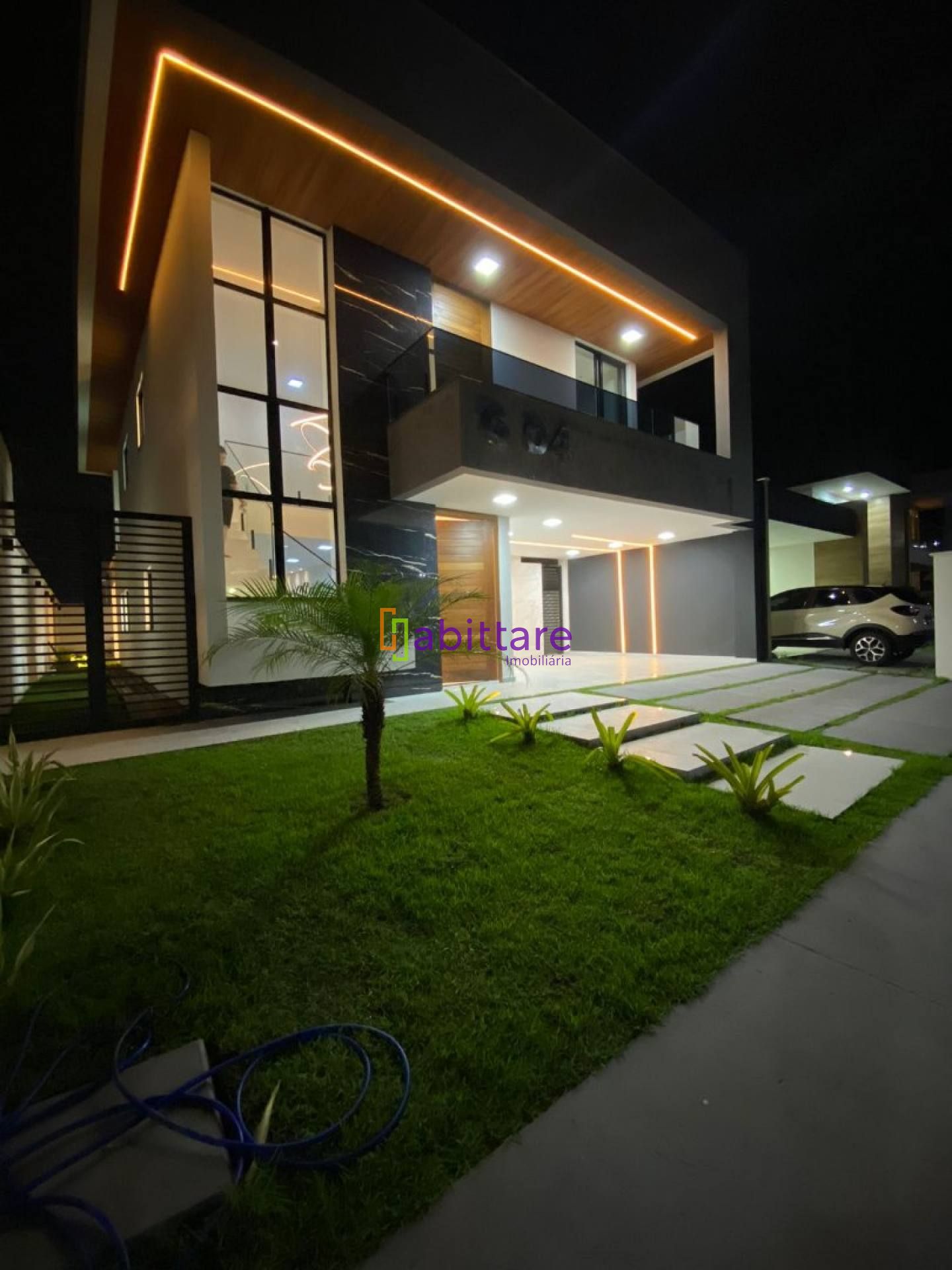 Condomínio Damha - Casa de 251m² com 04 suítes + escritório - Fino acabamento.