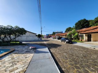 Casa no Condomínio Madri de 347m², 3 quartos na rua do Aririzal