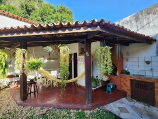 Casa no Condomínio Madri de 347m², 3 quartos na rua do Aririzal