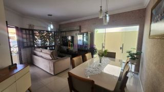 Casa no Condomínio Madri de 347m², 3 quartos na rua do Aririzal