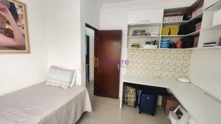 Casa no Condomínio Madri de 347m², 3 quartos na rua do Aririzal