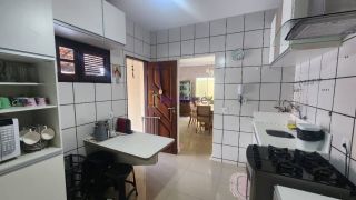 Casa no Condomínio Madri de 347m², 3 quartos na rua do Aririzal