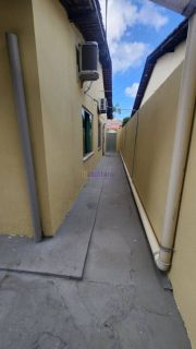 Casa no Condomínio Madri de 347m², 3 quartos na rua do Aririzal