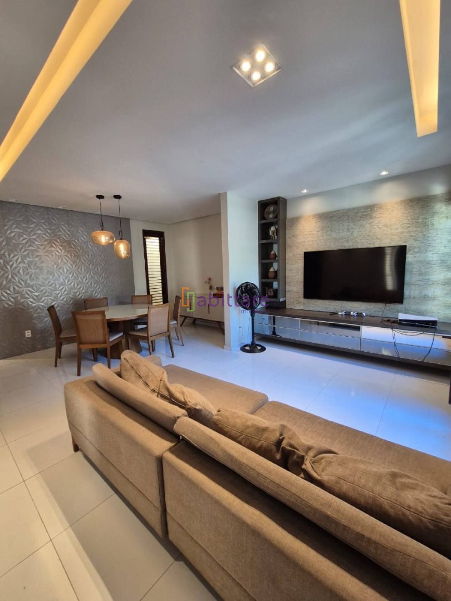 Casa no Condomínio Avalon com 4 quartos (1 suíte) no D'água