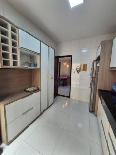 Casa no Condomínio Avalon com 4 quartos (1 suíte) no D'água