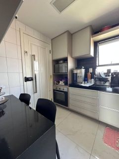 Vendo apartamento no Condomínio Toulon na Ponta do Farol