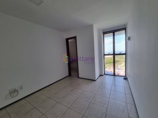 Vendo apartamento no Condomínio Toulon na Ponta do Farol