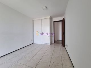 Vendo apartamento no Condomínio Toulon na Ponta do Farol
