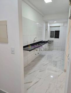 Alugo apartamento com projetados de 2 quartos (1 suíte) no Brisas Altos do Calhau