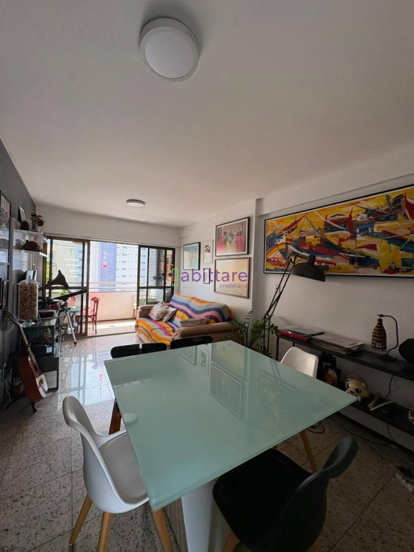 Apartamento com 3 quartos (1 suíte e 2 semi suítes) no Ed. Montreal - Renasncença