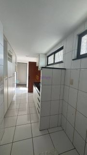 Apartamento com 3 quartos (2 semi suítes) no Ed. Montreal - Renasncença