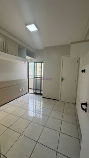 Apartamento com 3 quartos (2 semi suítes) no Ed. Montreal - Renasncença