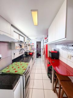 Apartamento com 3 quartos (1 suíte e 2 semi suítes) no Ed. Montreal - Renasncença