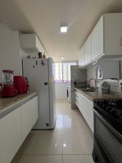 Condomínio Turim - Apartamento de 77m² MOBILIADO com 2 suítes no Calhau