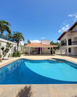 Casa duplex de 498m² com 4 suítes e área lazer no Quintas do Calhau (lado praia)