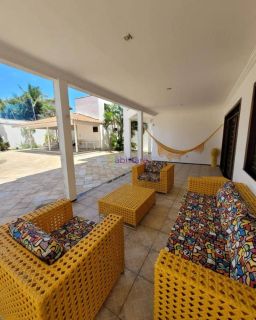 Casa duplex de 498m² com 4 suítes e área lazer no Quintas do Calhau (lado praia)