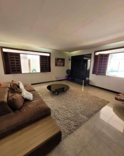 Casa duplex de 498m² com 4 suítes e área lazer no Quintas do Calhau (lado praia)