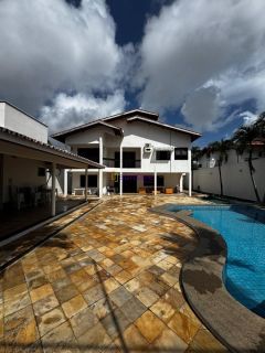 Casa duplex de 498m² com 4 suítes e área lazer no Quintas do Calhau (lado praia)