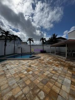 Casa duplex de 498m² com 4 suítes e área lazer no Quintas do Calhau (lado praia)