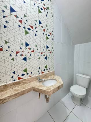 Casa de condomínio no Araçagy de 135m² com 3 quartos (1 suíte) + quintal amplo - MOBILIADA.