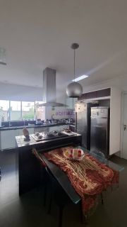 Casa mobiliada de 351m² com 04 suítes + Closet e Varanda no Alphaville Araçagy